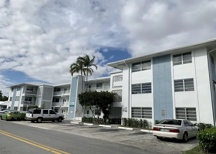 Bayview Regency Apartments By Lowkl