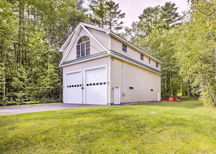 Readfield Retreat W/ Lake Maranacook Views!