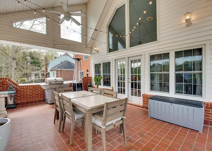 Douglasville Lake Home W/ Private Pool + Gazebo!