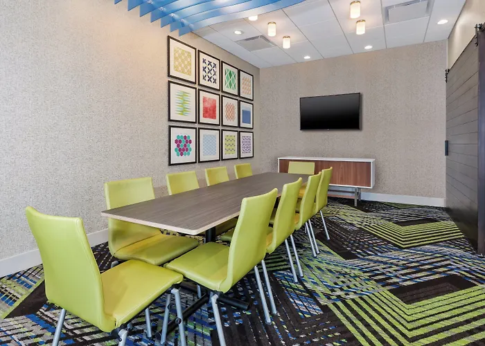 Holiday Inn Express & Suites - Grand Rapids Airport - South By Ihg
