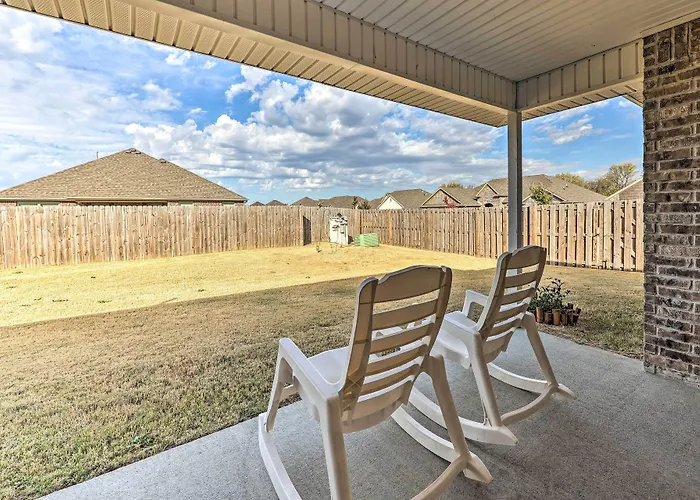 Fayetteville Home: Near University & Biking Trails