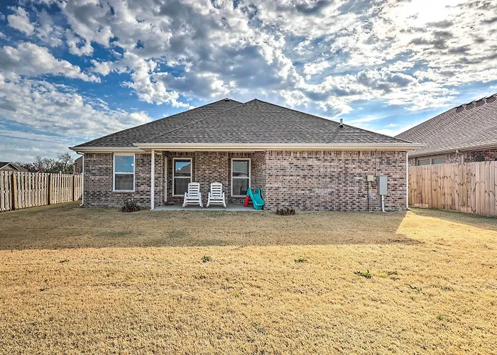 Fayetteville Home: Near University & Biking Trails