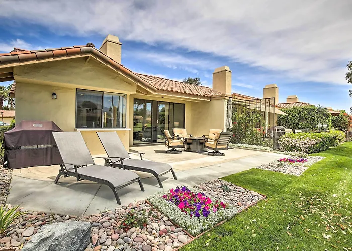 Palm Desert Escape W/ Patio, Grill & Fire Pit