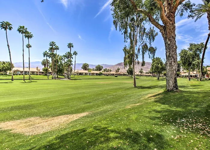 Palm Desert Escape W/ Patio, Grill & Fire Pit
