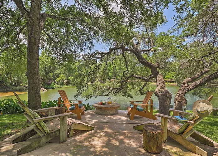 Round Rock Lakefront Home W/ Water Toys & Fire Pit
