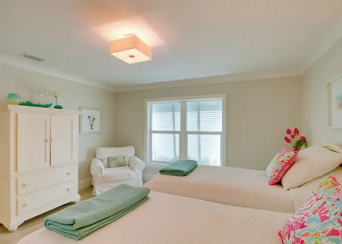 Lavish Vero Beach Escape With Pool, Patio + Dock!