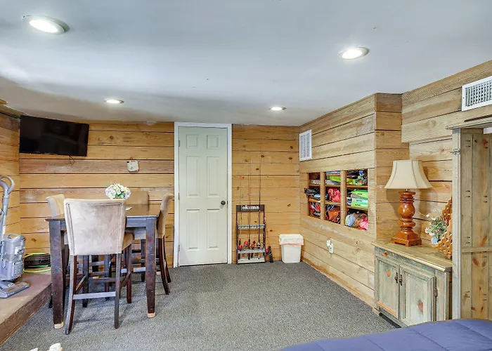 Pet-Friendly Lakehouse: View Tower + Fire Pit!