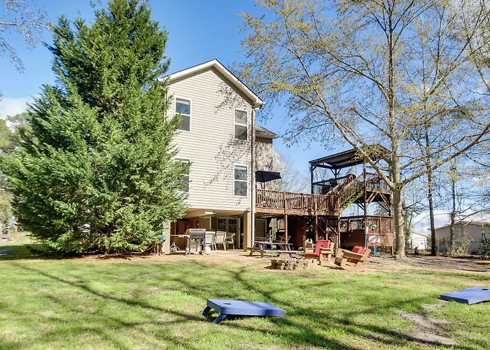 Pet-Friendly Lakehouse: View Tower + Fire Pit!