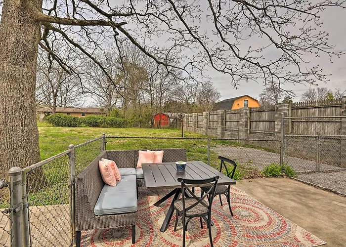 Cozy Murfreesboro Home W/ Furnished Patio!