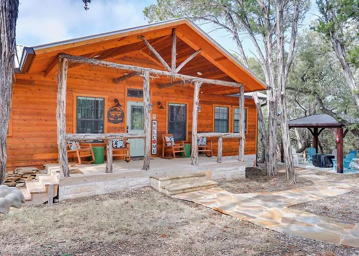 'Lakewood Secret' Cabin ~ 4 Mi To The Lake!