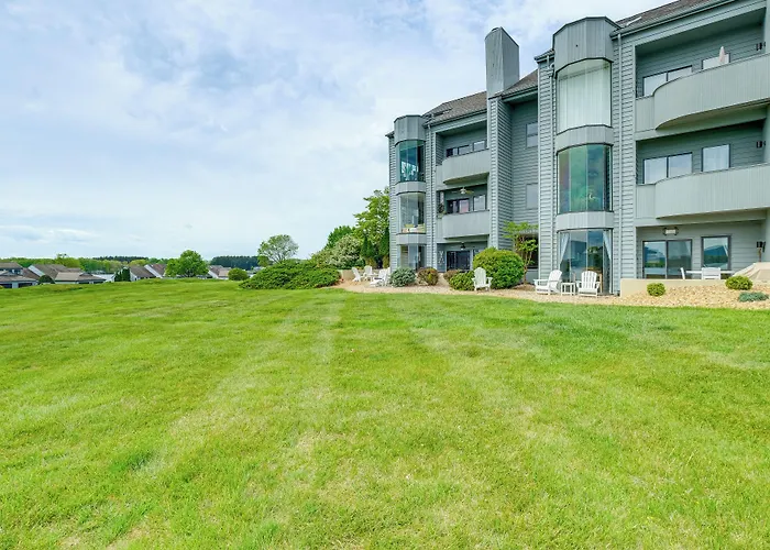 Resort Condo On Smith Mtn Lake: Linens Included!