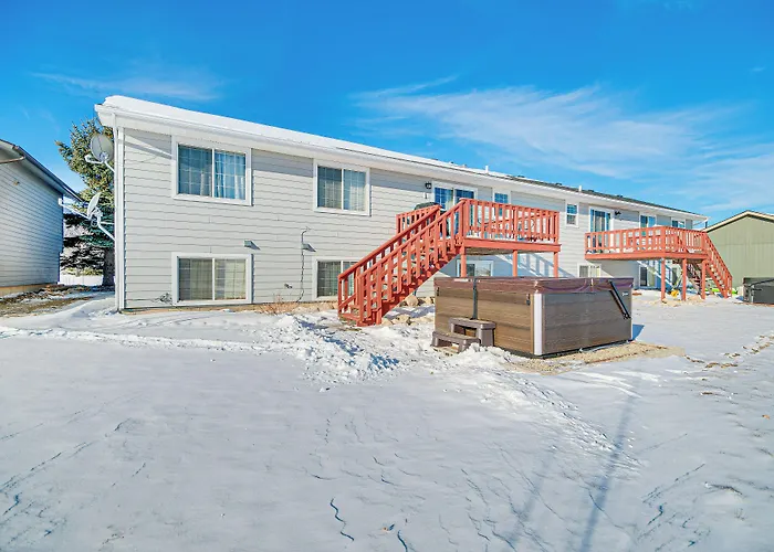 Red Lodge Townhome W/ Hot Tub & Mountain Views!