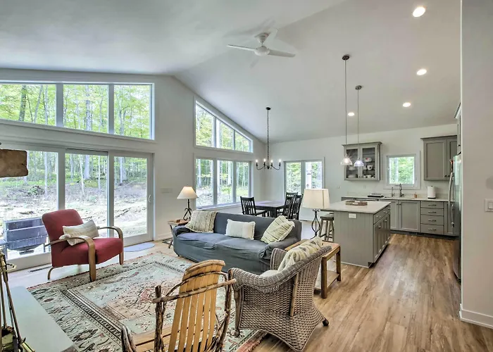 Door County Family Home: 3 Mi Whitefish Dunes