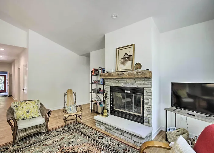 Door County Family Home: 3 Mi Whitefish Dunes