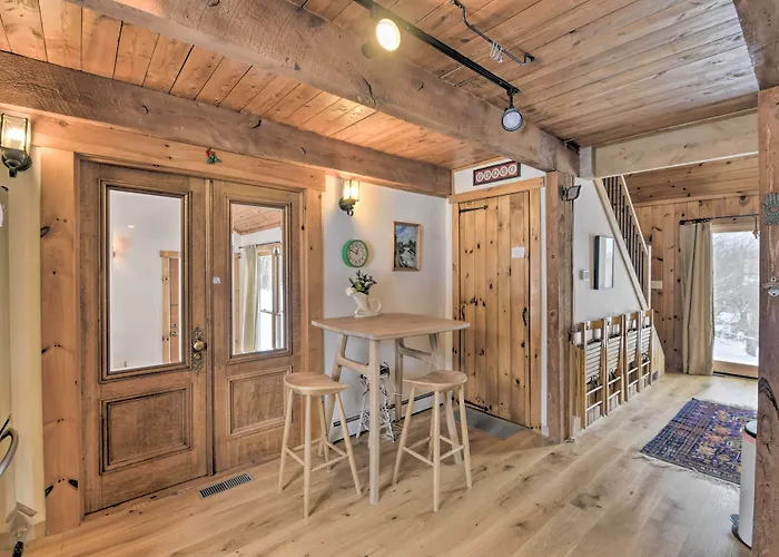 Upscale Montgomery Cabin, Near Jay Peak Resort!