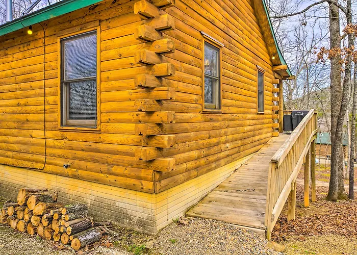 Cabin Retreat On Table Rock Lake W/ Fire Pit!