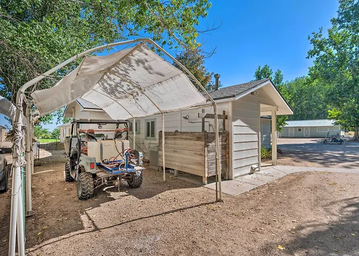 Caldwell Country Home On Quiet Acreage