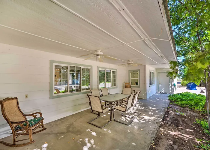 Caldwell Country Home On Quiet Acreage