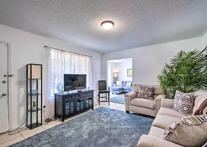 Sunny Abode, 10 Mi To University Of Florida!