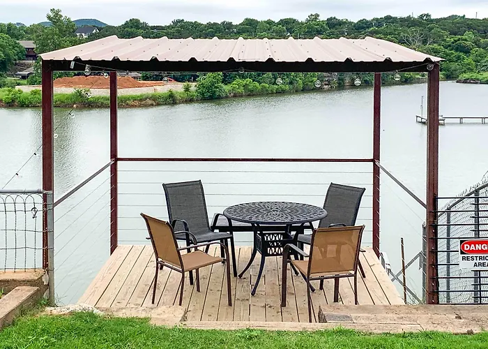 Granbury Getaway W/ Lake Views: 2 Mi To Downtown!