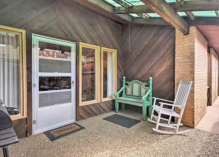 Lubbock Townhome W/ Grill Near Ttu & Downtown!