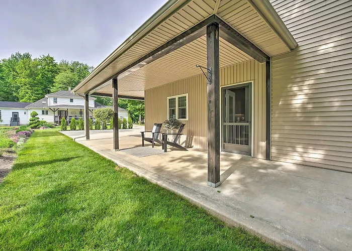 Shipshewana Guest House With Fire Pit!