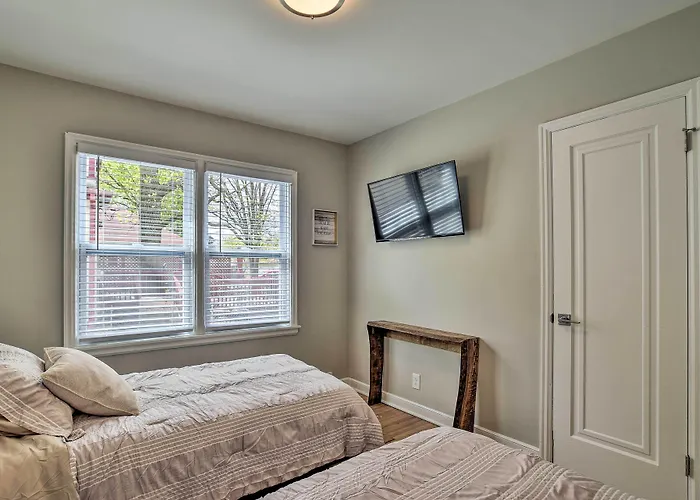 Cozy Home: Wifi, Parking, 5 Mi To Dtwn Mpls!