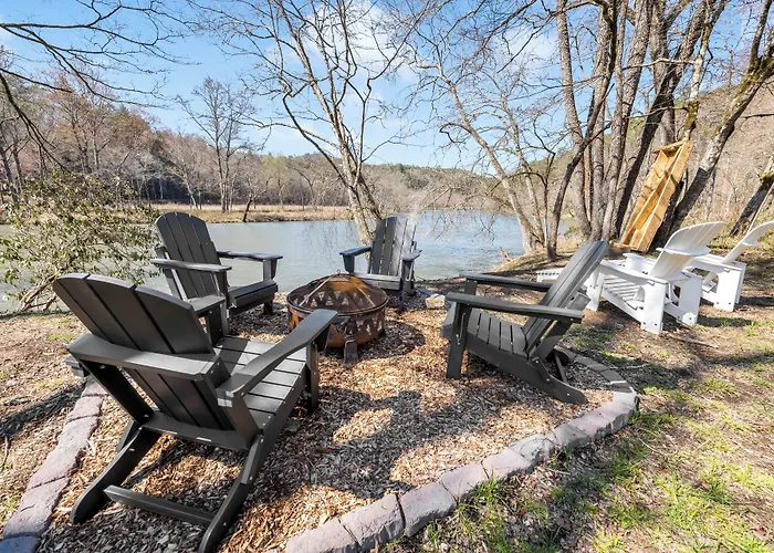 Charming Murphy House With Deck & River Views!