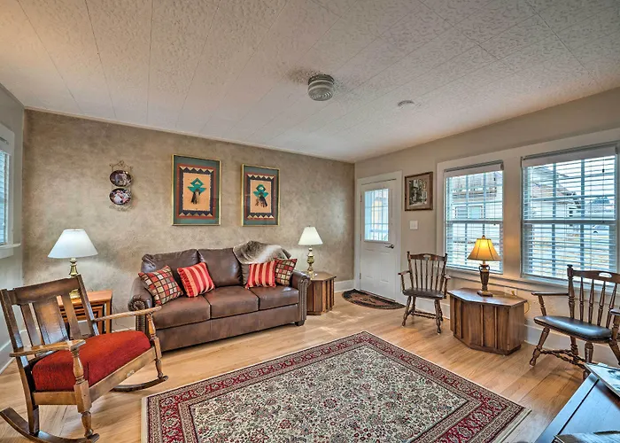Well-Equipped Cody Cottage: 2 Mi To Cody Rodeo!