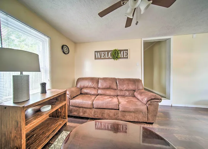 Geneva-On-The-Lake Cottage W/ Patio: Walk To Shore