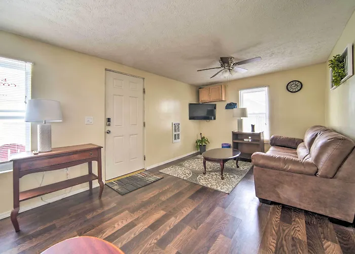 Geneva-On-The-Lake Cottage W/ Patio: Walk To Shore