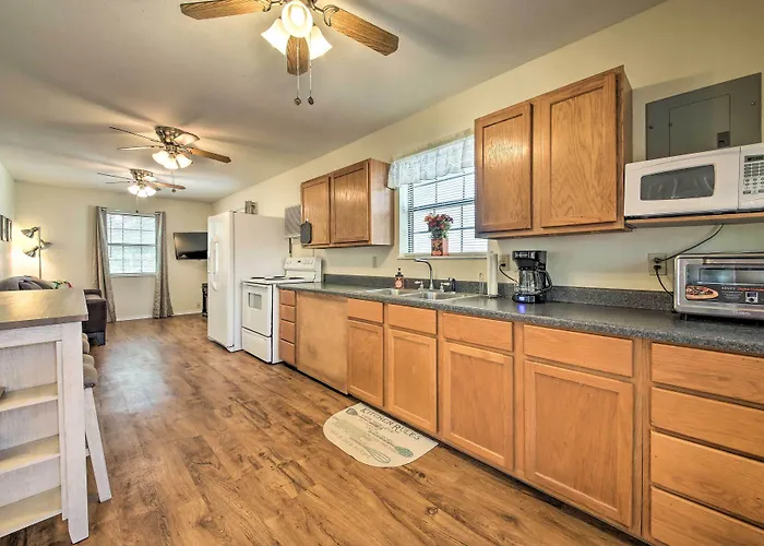 Cozy Canyon Lake Cottage: 1 Mi To Guadalupe River!