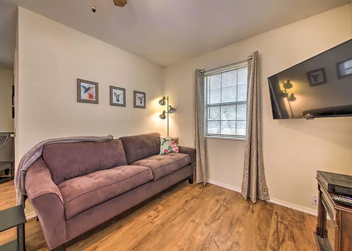 Cozy Canyon Lake Cottage: 1 Mi To Guadalupe River!