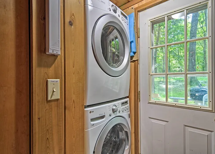 Pet-Friendly 'One Crow Cottage' In Harbor Springs!