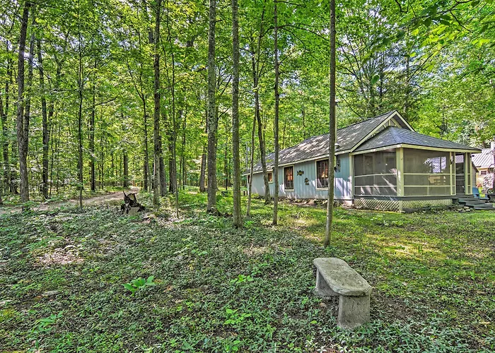 Pet-Friendly 'One Crow Cottage' In Harbor Springs!