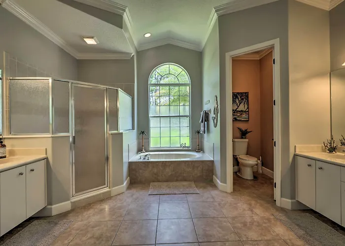 Upscale Palm Coast Home W/ Pool: 7 Mi To Beaches!