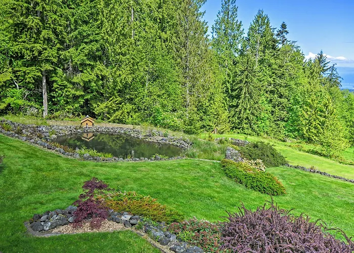 Picturesque Port Angeles Cabin W/ Fire Pit!