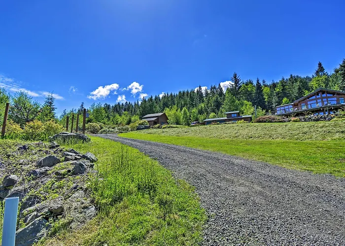 Picturesque Port Angeles Cabin W/ Fire Pit!