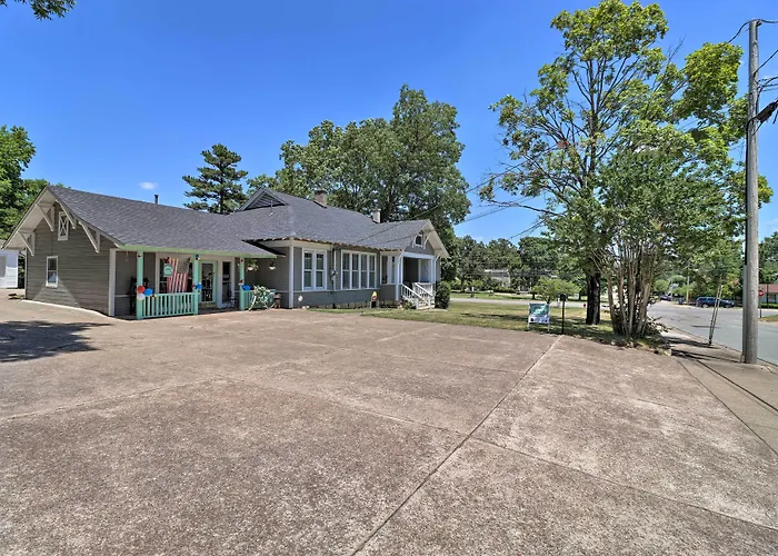 Historic Mountain Home Haven W/ Large Yard!