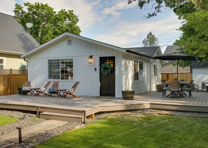Cozy Coeur D'Alene Getaway W/ Fire Pit, Near Dtwn