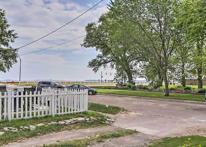 Port Clinton Home With Lake Views!