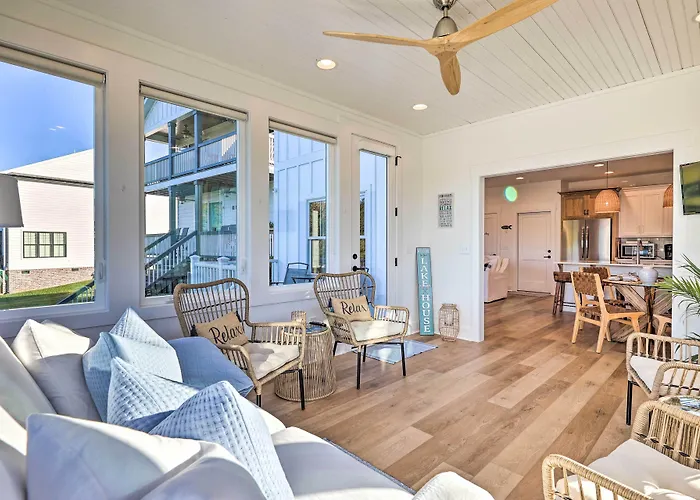 Waterfront Oasis On Tims Ford Lake: Pool/Kayak!