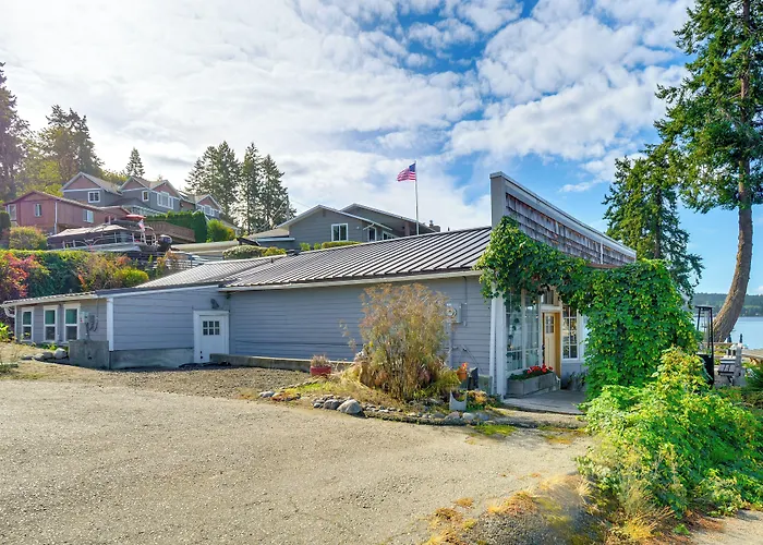 Gig Harbor Historical Beach House In Wollochet Bay