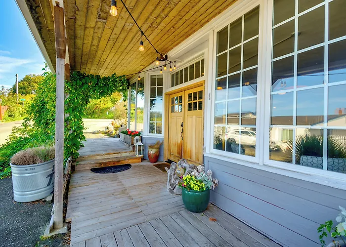 Gig Harbor Historical Beach House In Wollochet Bay
