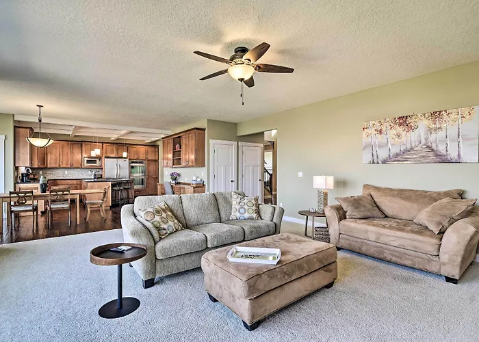 Incredible Oregon Retreat W/ Private Hot Tub!