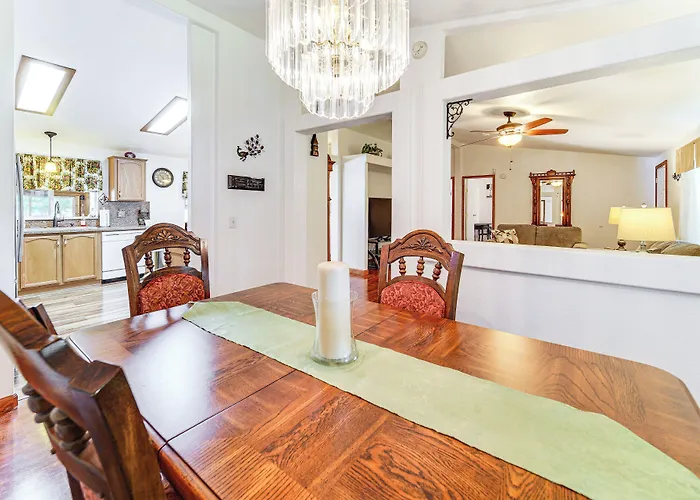 'Mtn Gate Guest House' ~ 6 Mi To Shasta Lake!