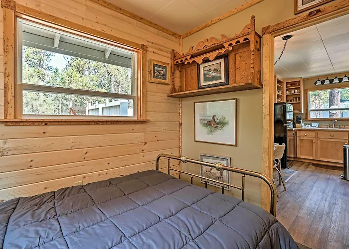 High Lakes Hideaway: La Pine Fishing Cabin!