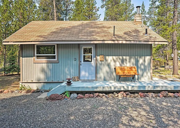 High Lakes Hideaway: La Pine Fishing Cabin!