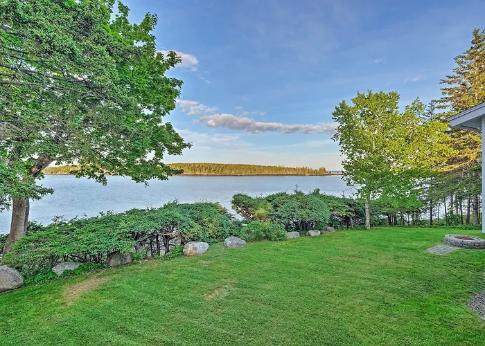 Lovely Waterfront Owls Head Home W/ Own Beach