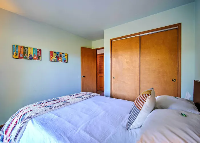 'The Atomic Squirrel Lodge' Lake Gregory Getaway!
